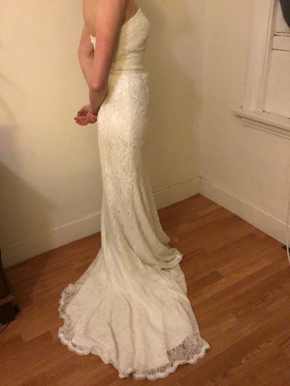 Elegant White Lace Wedding / Formal Gown – Adjustable Fit (Approx. Size 0–6) - Picture 2 of 14